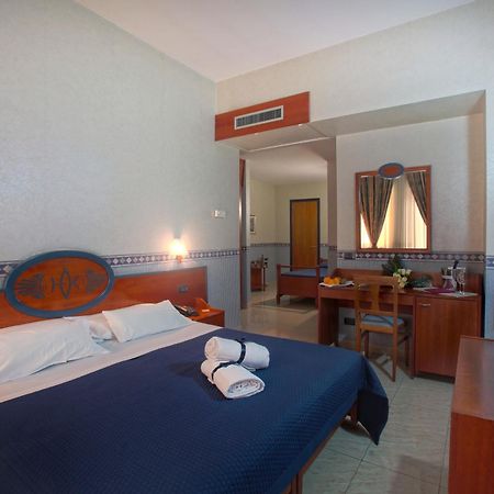 Hotel Kroma Ragusa Habitación foto