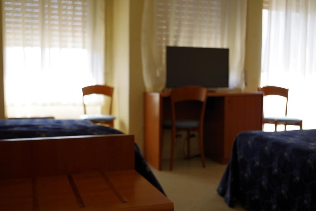Hotel Kroma Ragusa Habitación foto