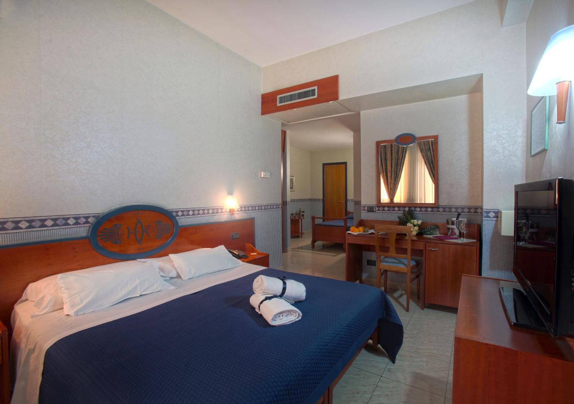 Hotel Kroma Ragusa Habitación foto